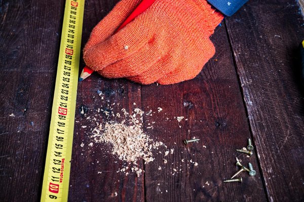 Perennial paradise: the ultimate uk gardener"s handbook for plant selection and arrangement throughout the year