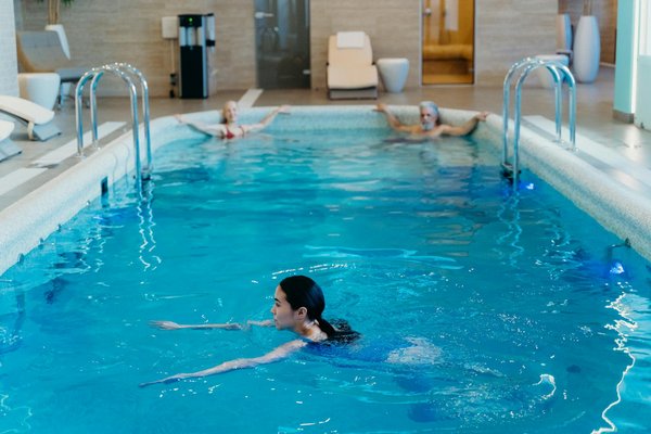What innovative heating options are available for UK home swimming pools?